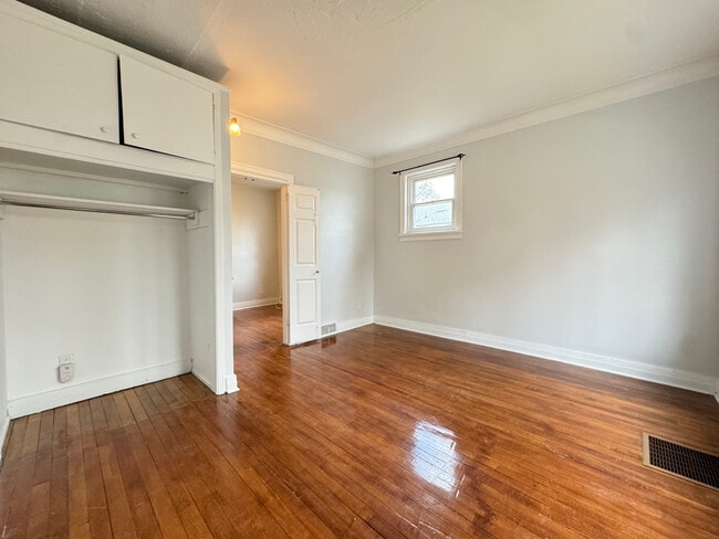 Building Photo - 26 Eastchester Ave