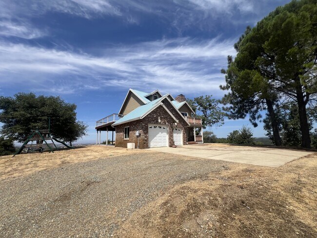 Foto del edificio - 12040 Twin Pines