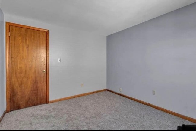 Building Photo - 26 Rushford Ln