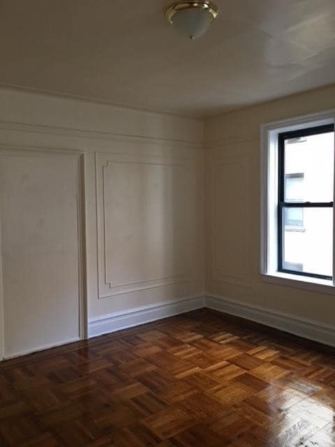 Building Photo - 55 Parade Place