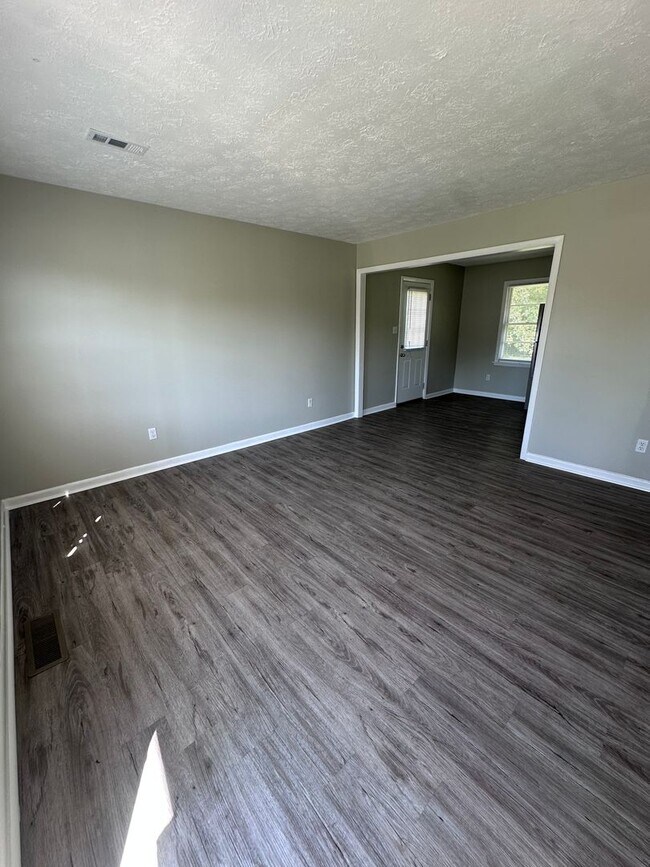 Foto del edificio - 7043 Forest Park Blvd