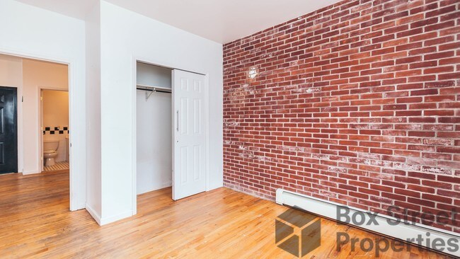 Building Photo - 242 Devoe St