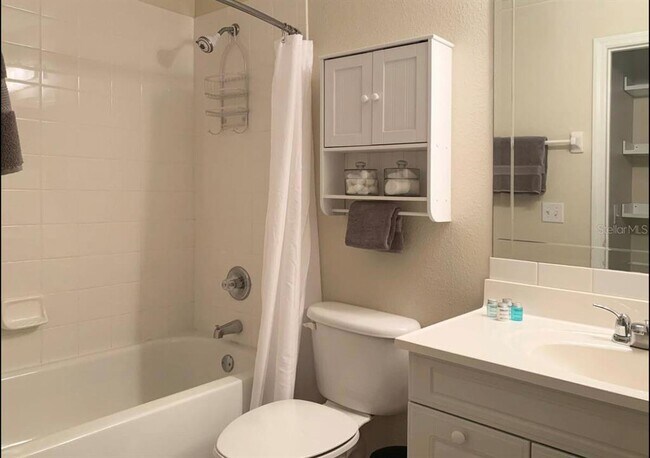 Building Photo - 207 Orchid Dr