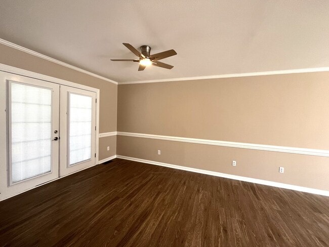 Foto del edificio - ~~ Cute 3-Bedroom Home w/fenced backyard ~~
