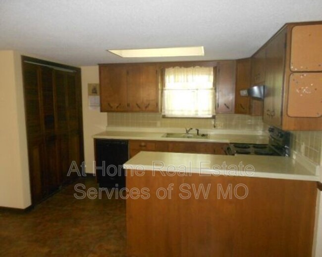 Foto del edificio - 4307 S Farm Rd 137