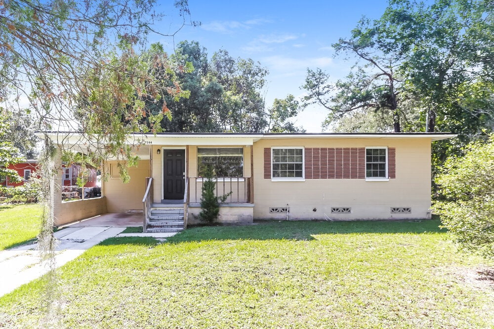 Foto principal - 7244 Rhode Island Dr E