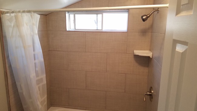 Foto del edificio - 8215 S Mariposa Ave