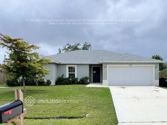Building Photo - 832 SE Starflower Ave