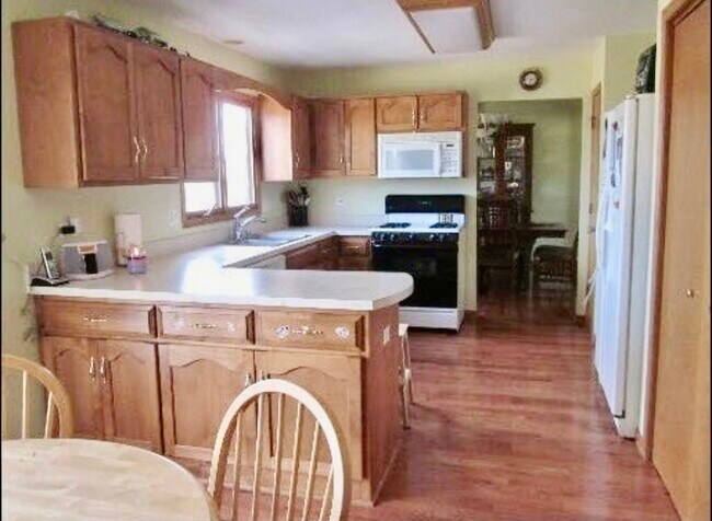 Building Photo - 12515 Manor Dr