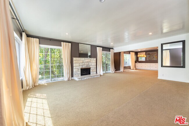 Foto del edificio - 503 N Greencraig Rd