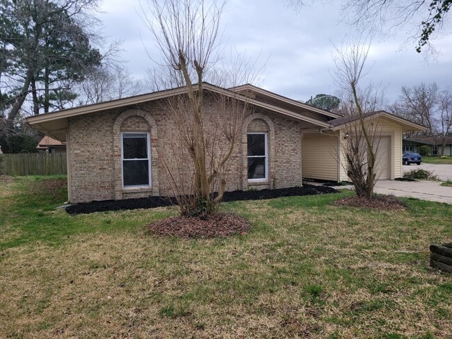 Building Photo - TIMBERLAKE 4 Bedroom House on a Cul-De-Sac