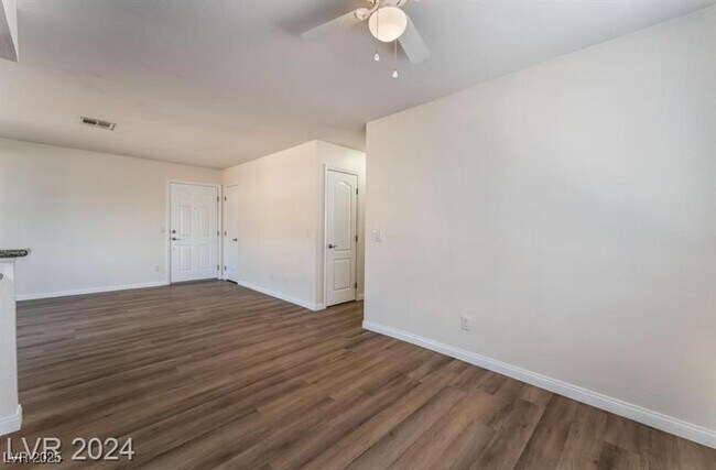 Foto del edificio - 7200 W Pirates Cove Rd