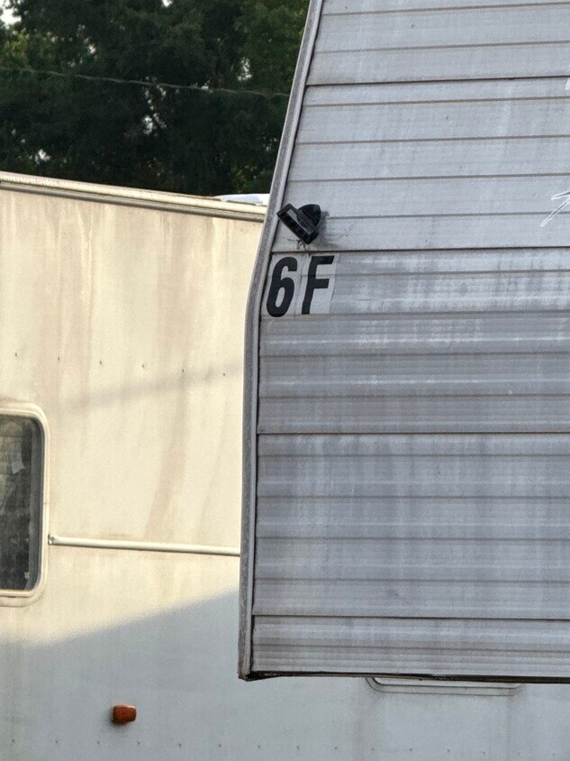 Foto del edificio - Multi mart RV Park