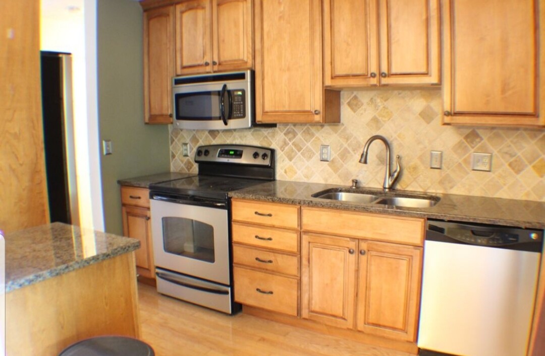 Foto principal - 2709 Surfside Dr