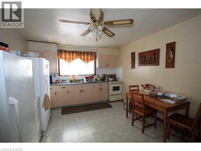 Building Photo - 115 SIXTH Avenue