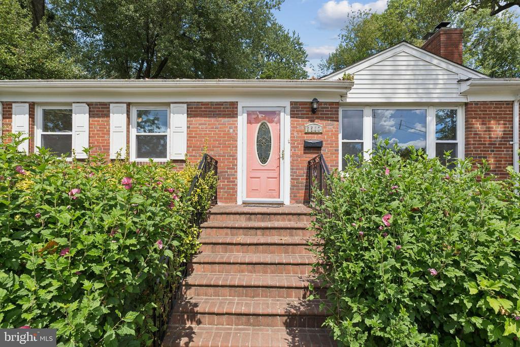 Foto principal - 6517 29th St N