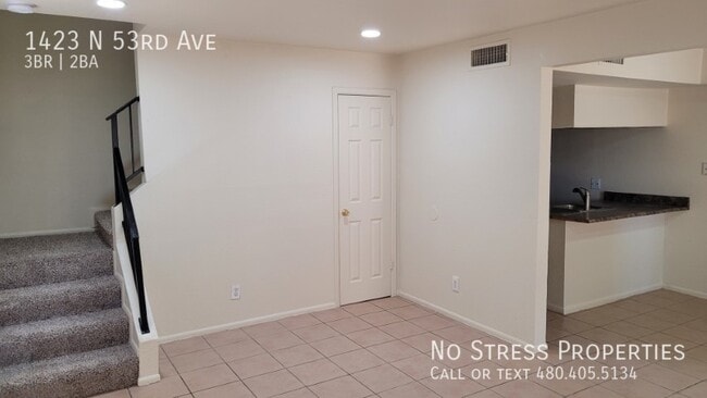 Building Photo - 3 Bed Town Home off 53rd Ave and McDowell