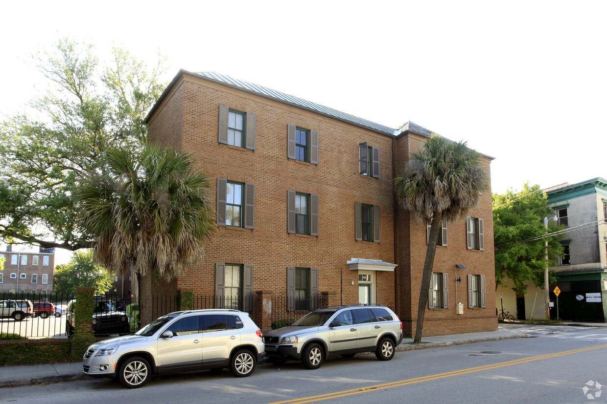 Building Photo - Warren Place Apartments