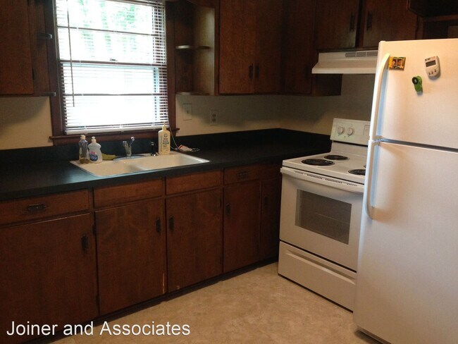 Building Photo - 2 br, 1 bath House - 10 Kesler St