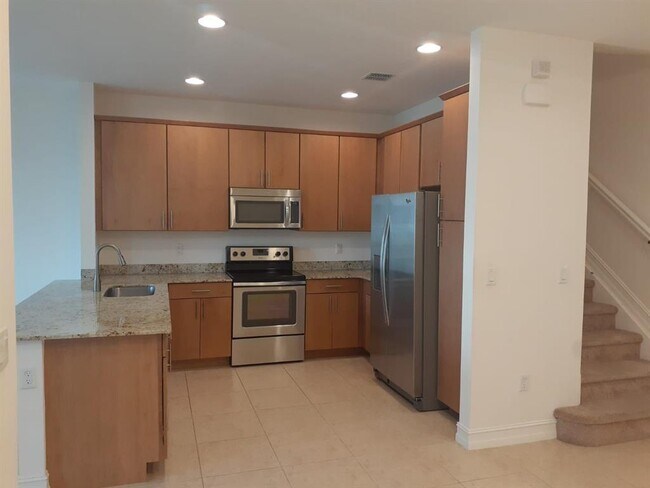 Building Photo - 115 Riverwalk Cir E