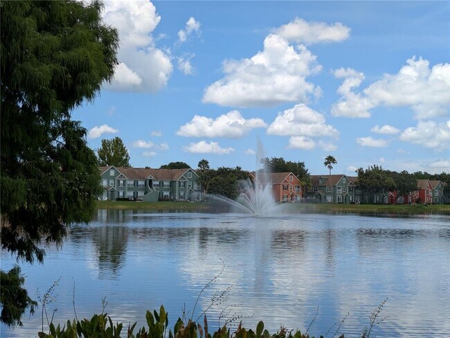 Foto del edificio - 9548 Lake Chase Island Way