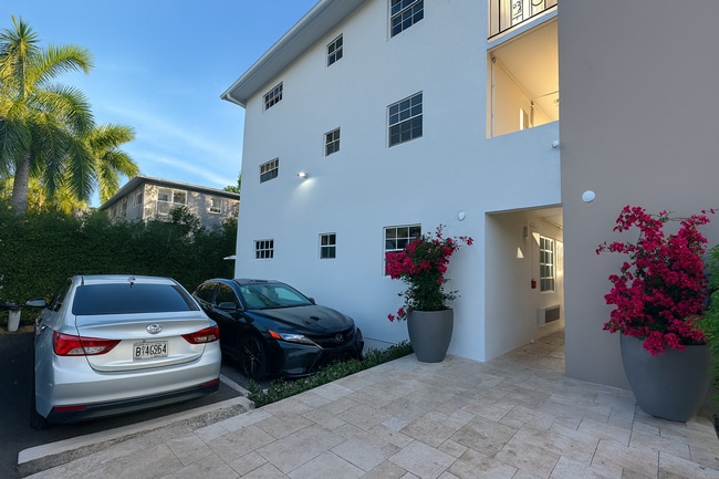 Foto del edificio - 3270 West Trade Avenue
