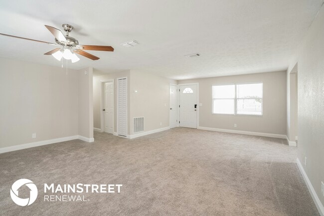 Building Photo - 583 Madeira Dr