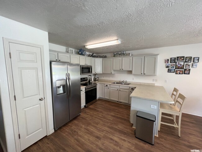 Building Photo - 1305 S 1410 E