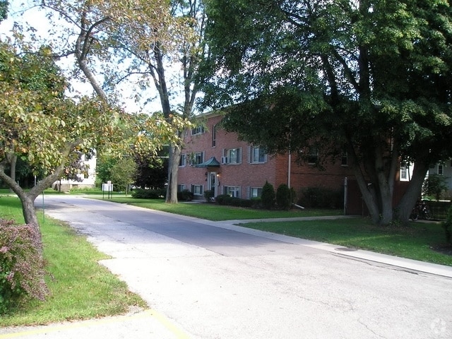 Edificio - Brockway Court Apartments