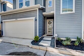 Building Photo - 1181 W Tidwell Rd