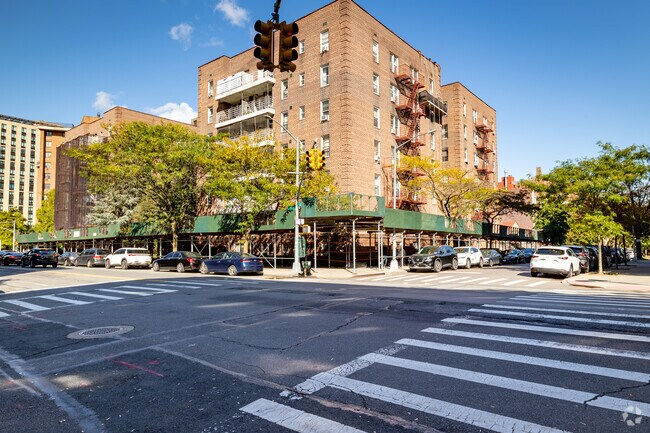 Foto del edificio - 62-59 108th St