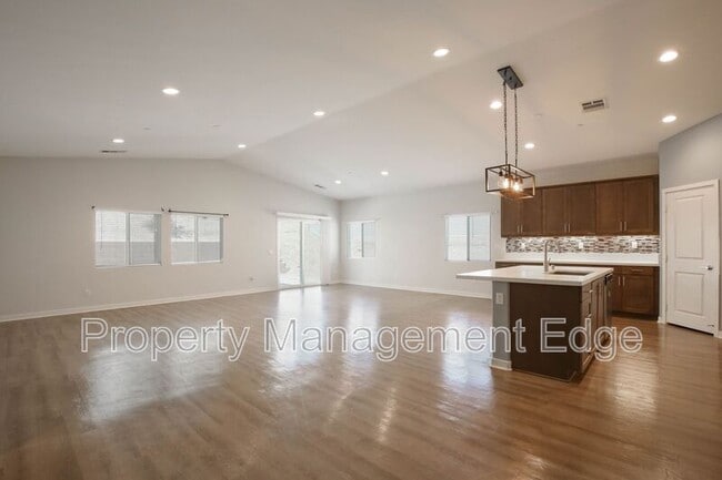 Foto del edificio - 30913 Chuckwagon Ct