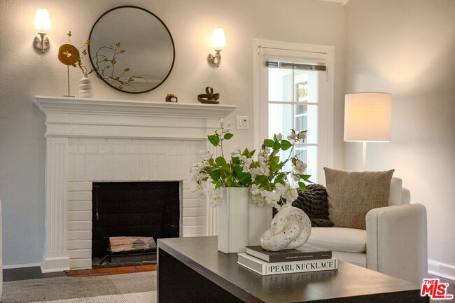 Building Photo - 560 Croft Ave