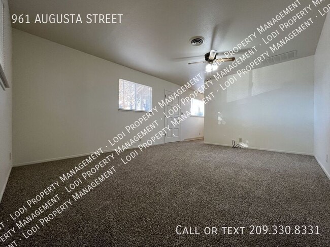 Building Photo - 961 E Augusta St