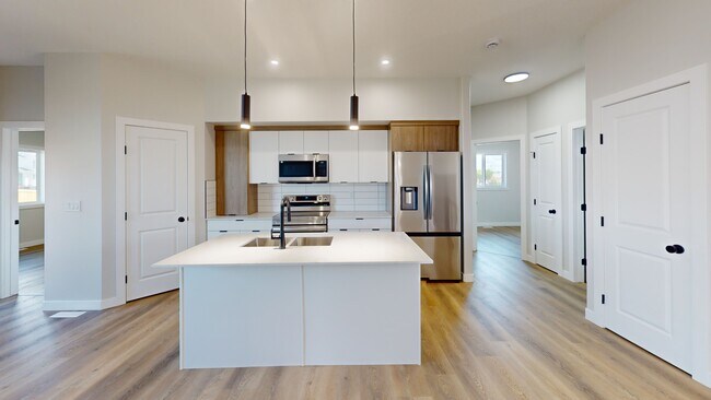 Photo du bâtiment - 10201-10126 126 Ave