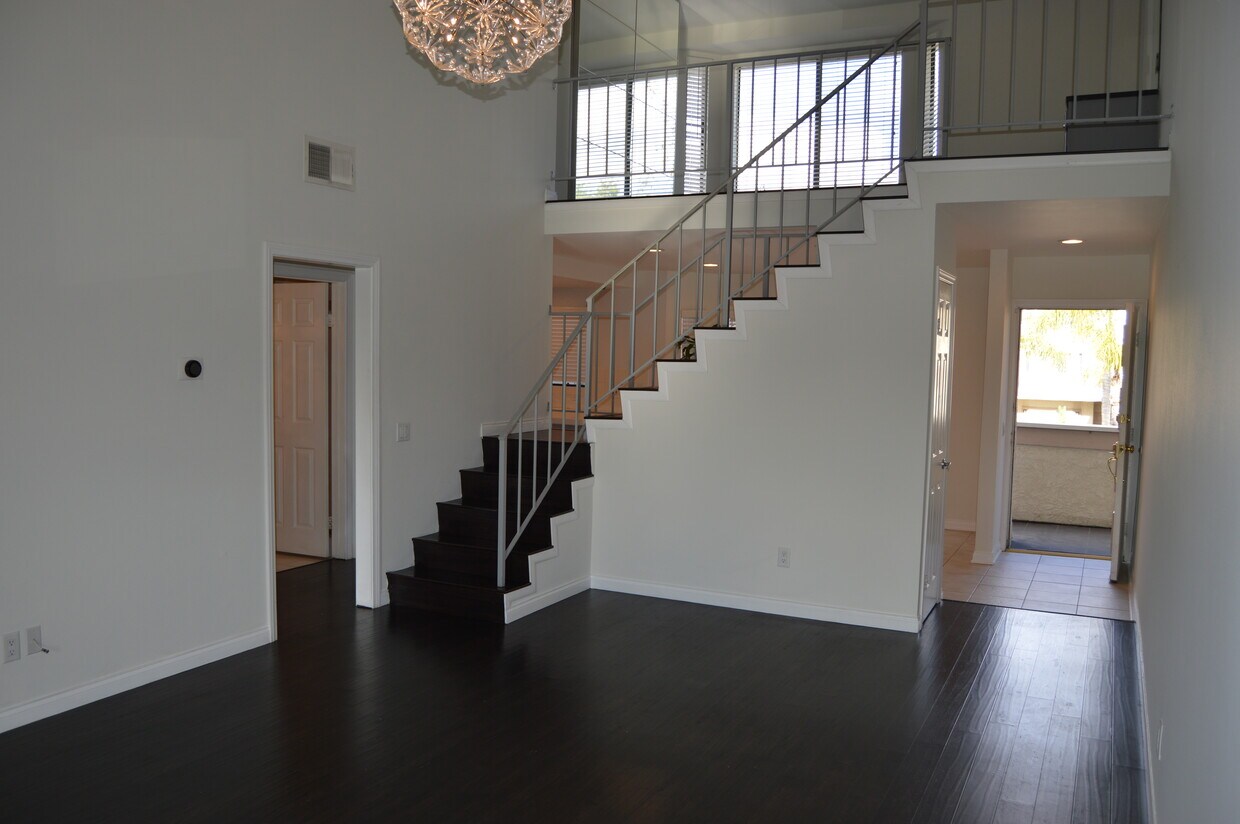 Foto principal - 14050 Magnolia Blvd