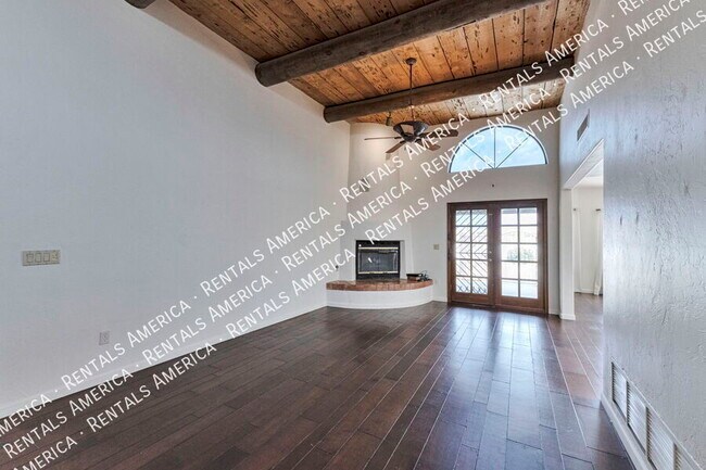 Foto del edificio - 10698 N Thunder Hill Pl