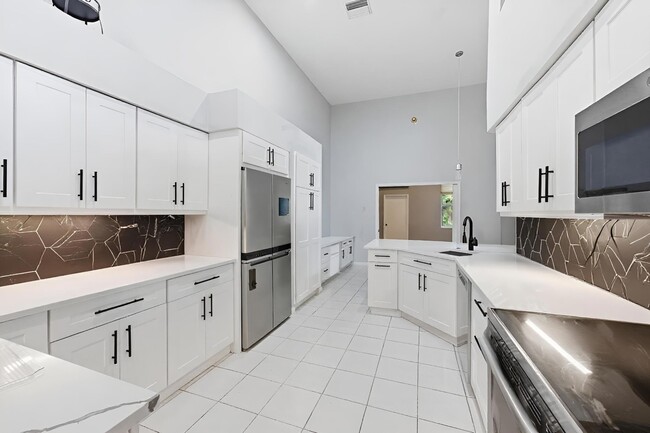 Building Photo - 2495 NW 66th Dr