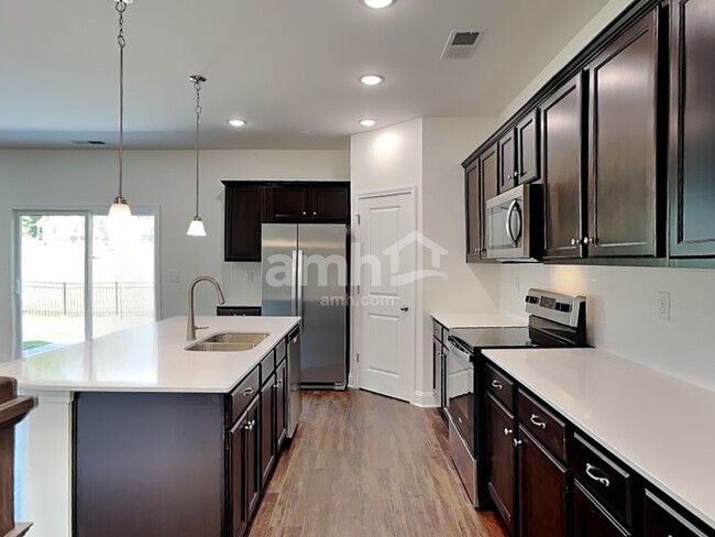 Building Photo - 9510 Riverbend Village Dr
