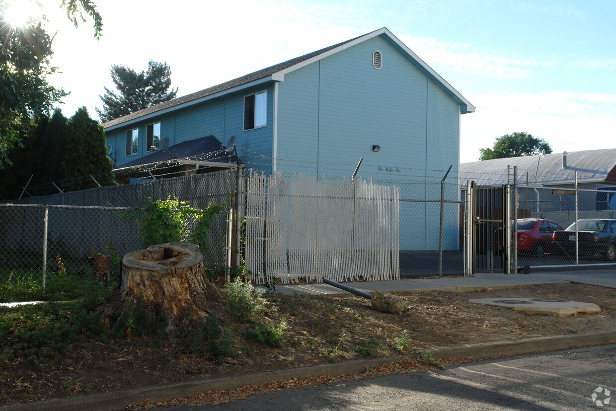 Building Photo - 618 N 3rd Ave