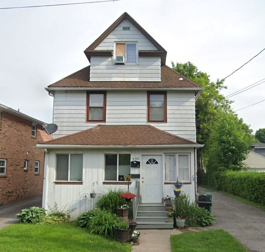 335 Garfield Ave Unit 335 Garfield Ave Upper, East Rochester, NY 14445