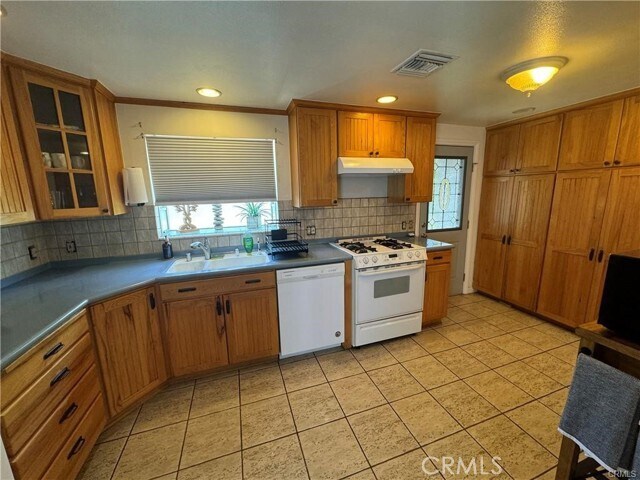 Foto del edificio - 12913 Whitewood Ave