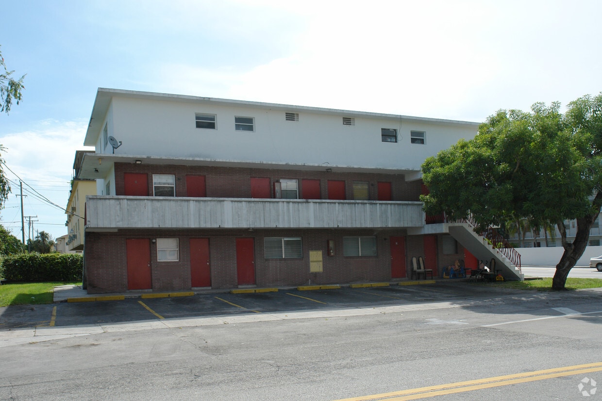 Building Photo - 6191 W Flagler St