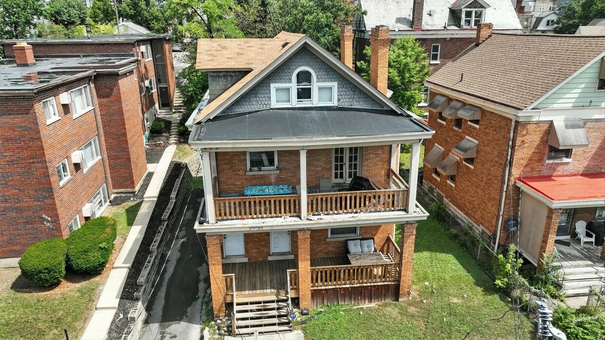 Foto principal - 7 bed/2 bath on Atkinson, Mins. from UC for Only $700/pp ($4900/mo)!