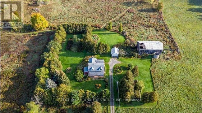 Photo du bâtiment - 16649 Innis Lake Rd