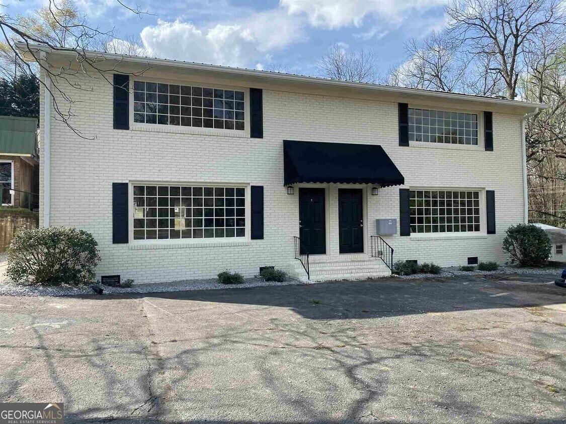 Foto principal - 95-N N Jackson St