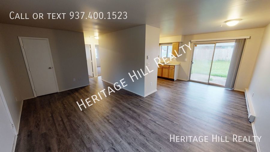 Primary Photo - Updated 1 Level 2 Bedroom, 1 Bath Apartmen...