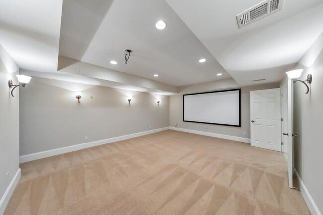 Building Photo - 11180 W Rd