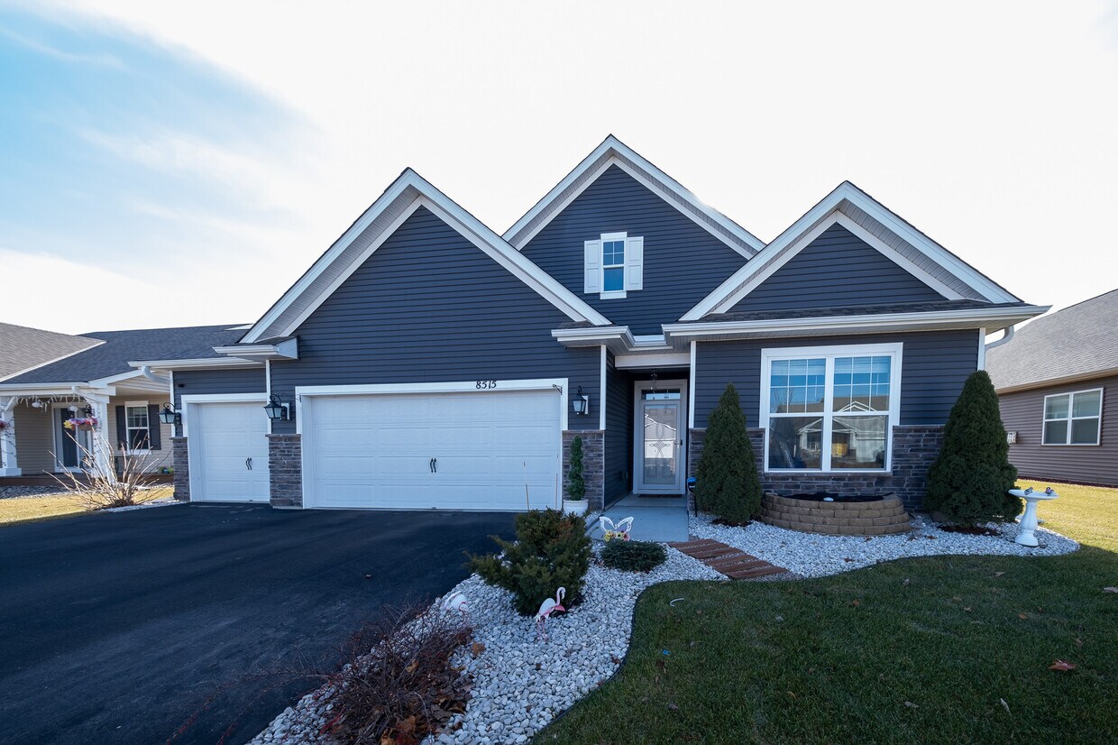 8515 Titanium Cir, Woodbury, MN 55129 House Rental in Woodbury, MN