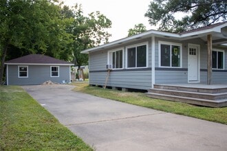 Building Photo - 7003 Hoffman St